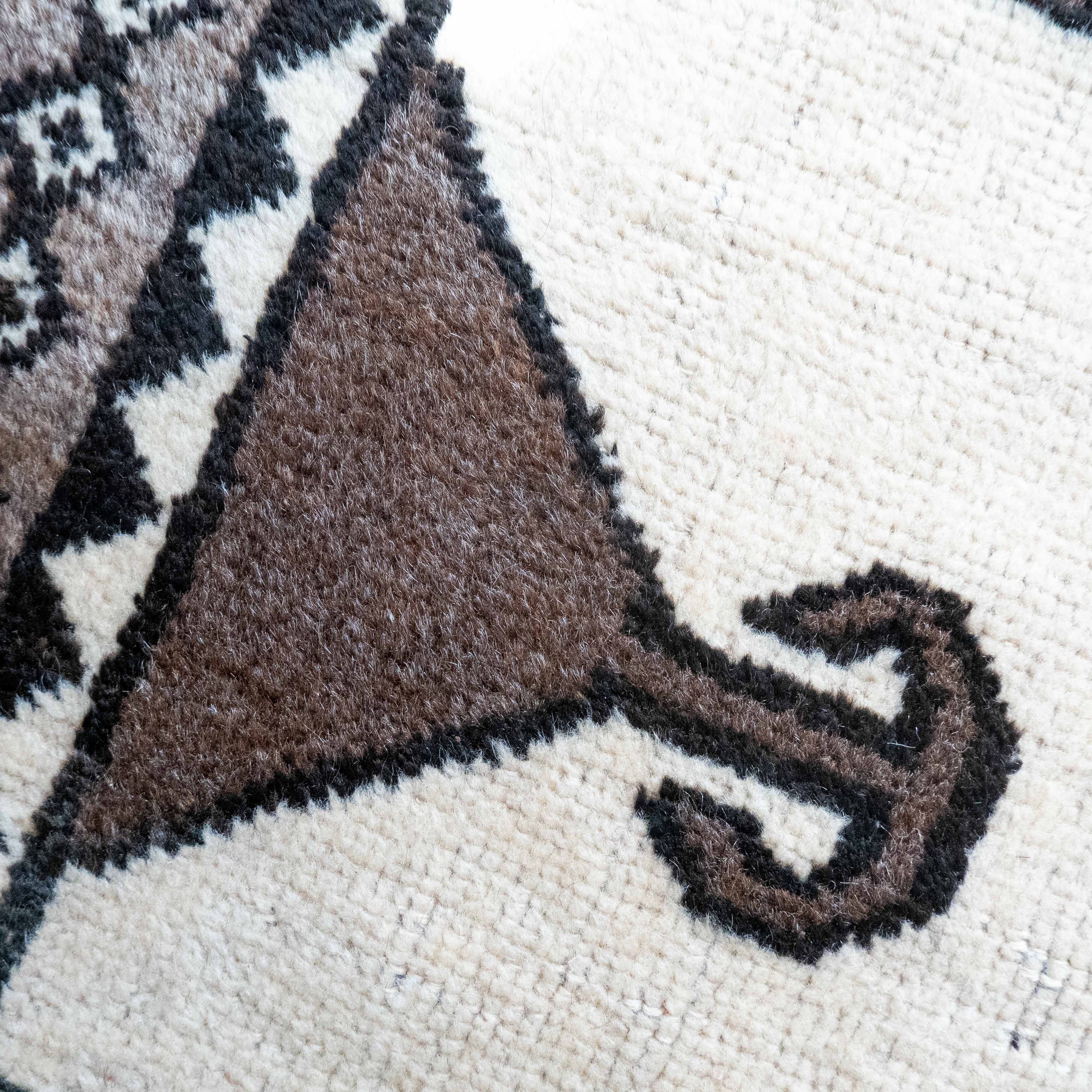 Undyed Wool Qashqai ‘Serpent’ Gabbeh, Iran (c. 1950)